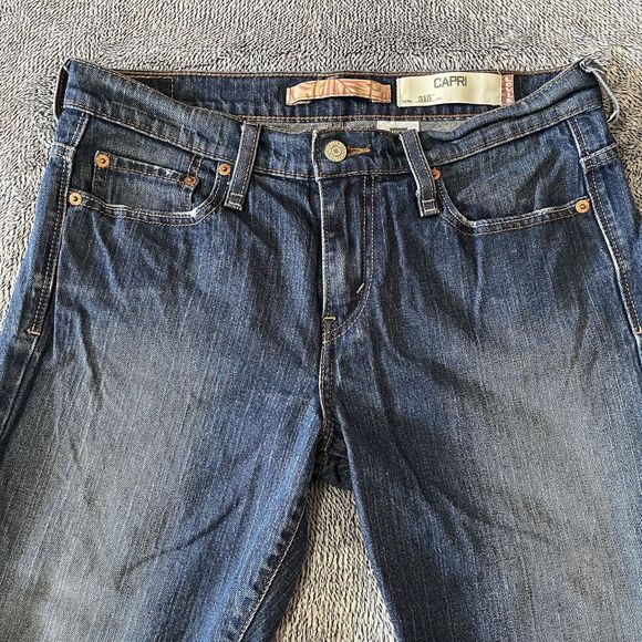 Levi's 515 Capri Jeans Cuffed Size 8 Medium Wash Women's - Picture 4 of 6